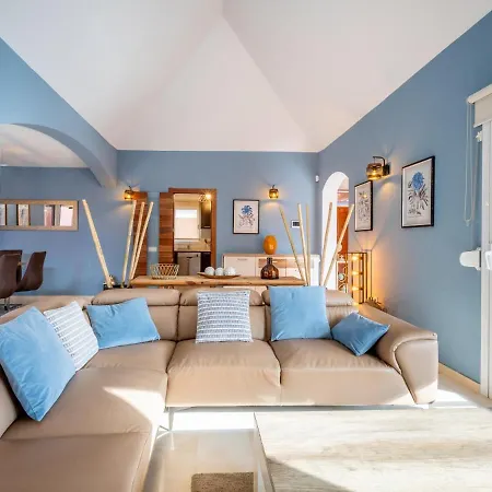 Elegant Paola Private Heated Pool 아데제