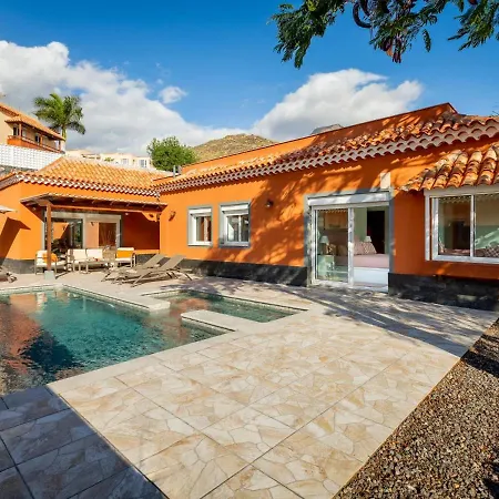 Elegant Paola Private Heated Pool 아데제