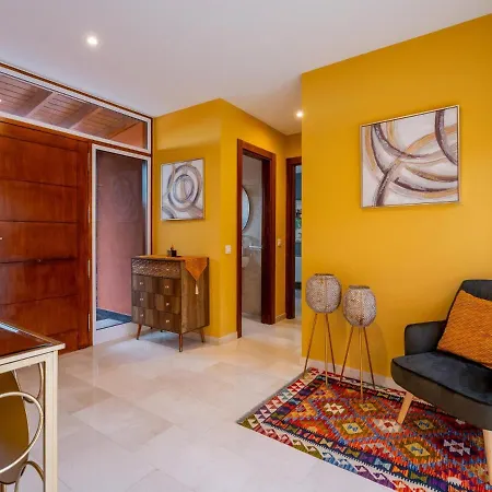 펜션 Elegant Paola Private Heated Pool *