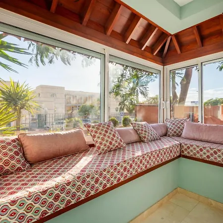 Elegant Paola Private Heated Pool 度假居